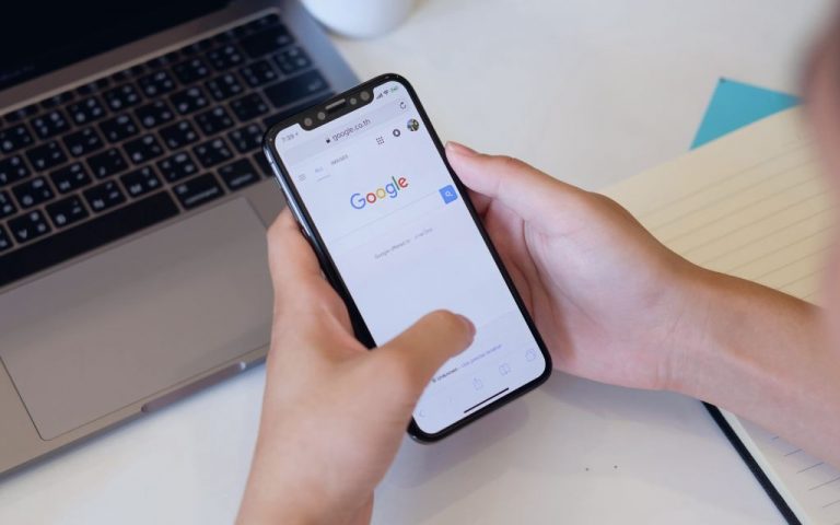 Explore how Google Autocomplete Predictions work with expert SEO guide