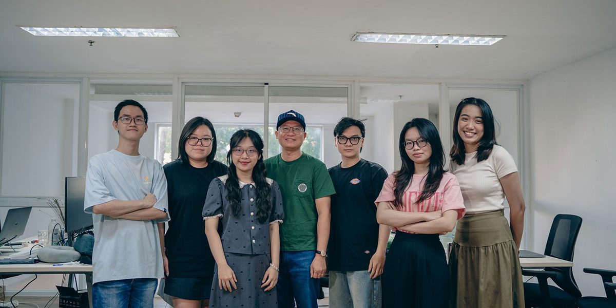 Home ow vn team in 2nd office